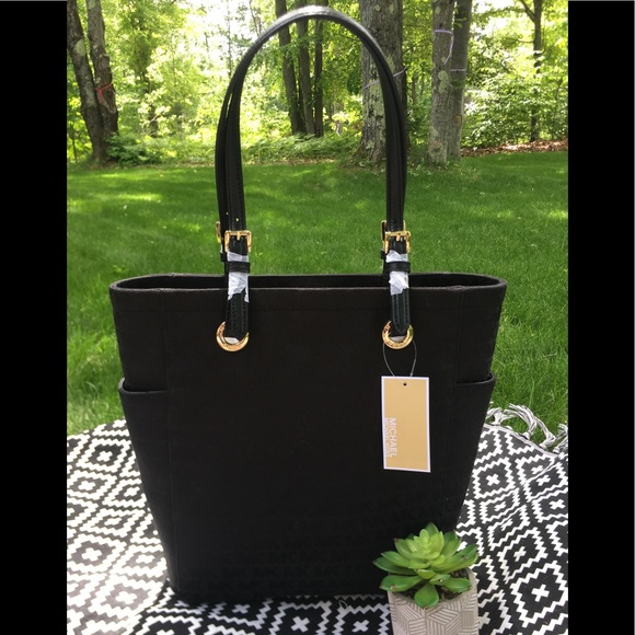 Michael Kors Handbags - NWT Michael Kors Jet Set Item MD NS Tote